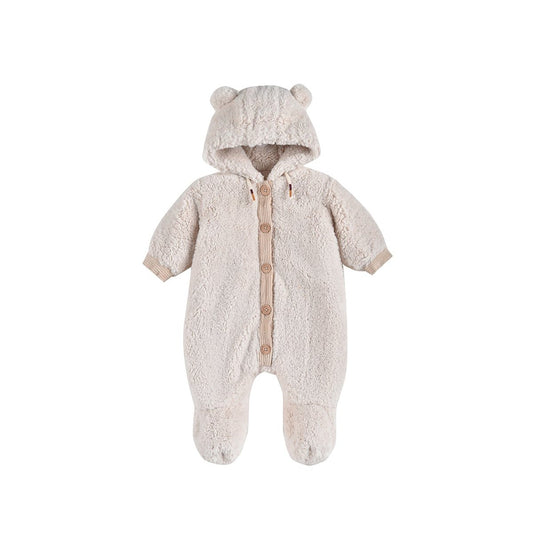 女婴白色连体衣