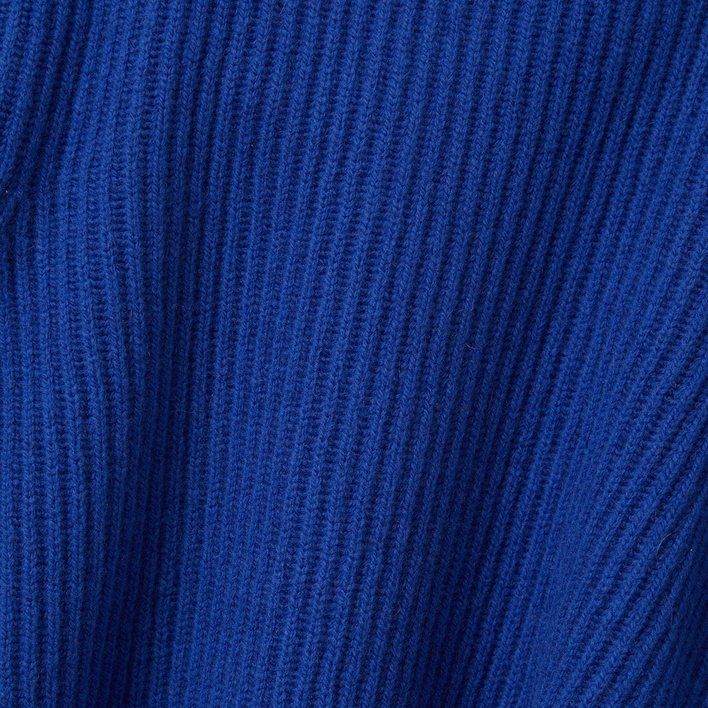 儿童蓝色羊毛毛衣