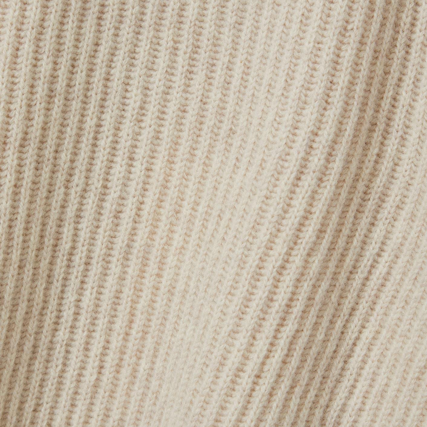 儿童白色羊毛毛衣