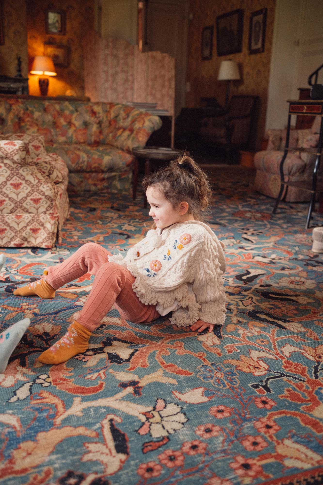 女童白色刺绣夹克