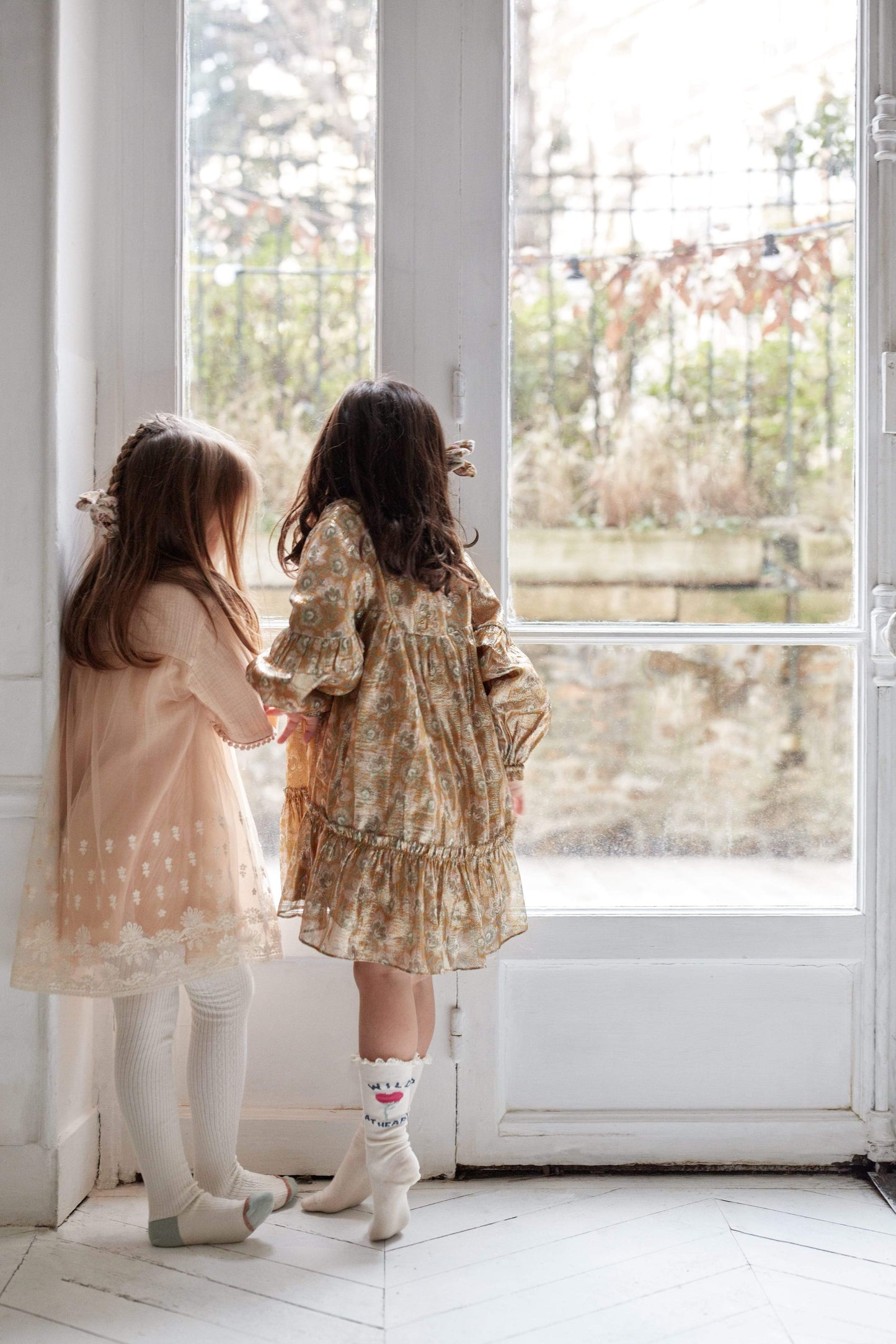 女童粉色刺绣薄纱连衣裙