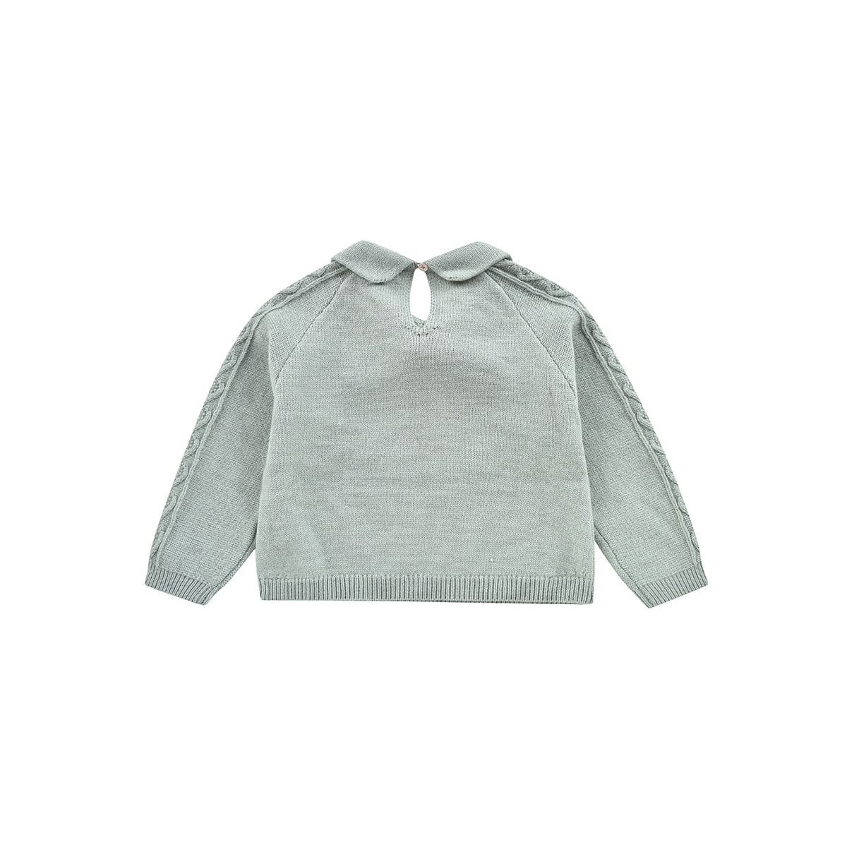 女童浅绿色毛衣