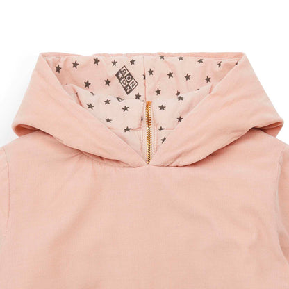 女婴粉色连帽上衣