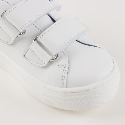 男童白色Logo板鞋