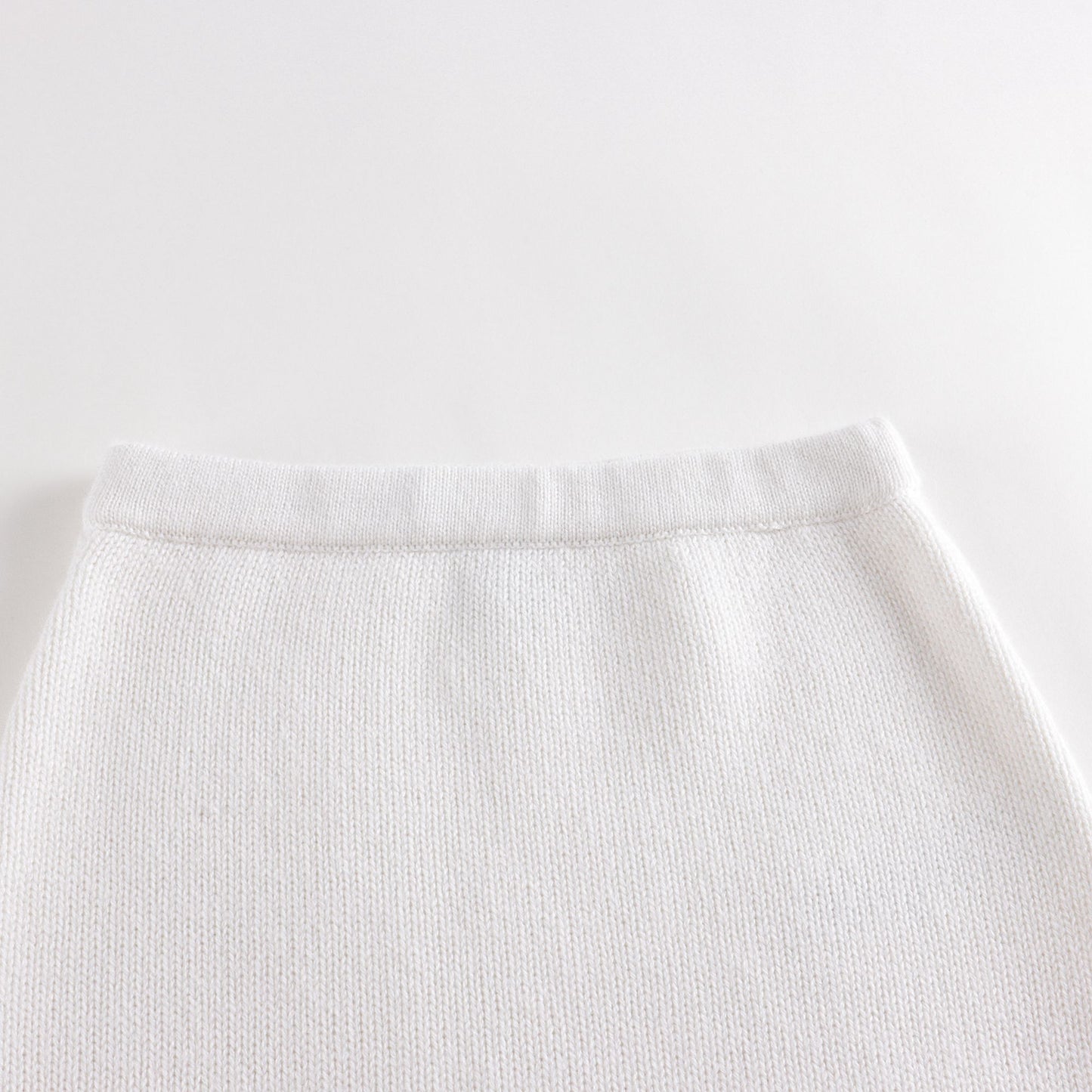 女婴白色Logo羊毛套装