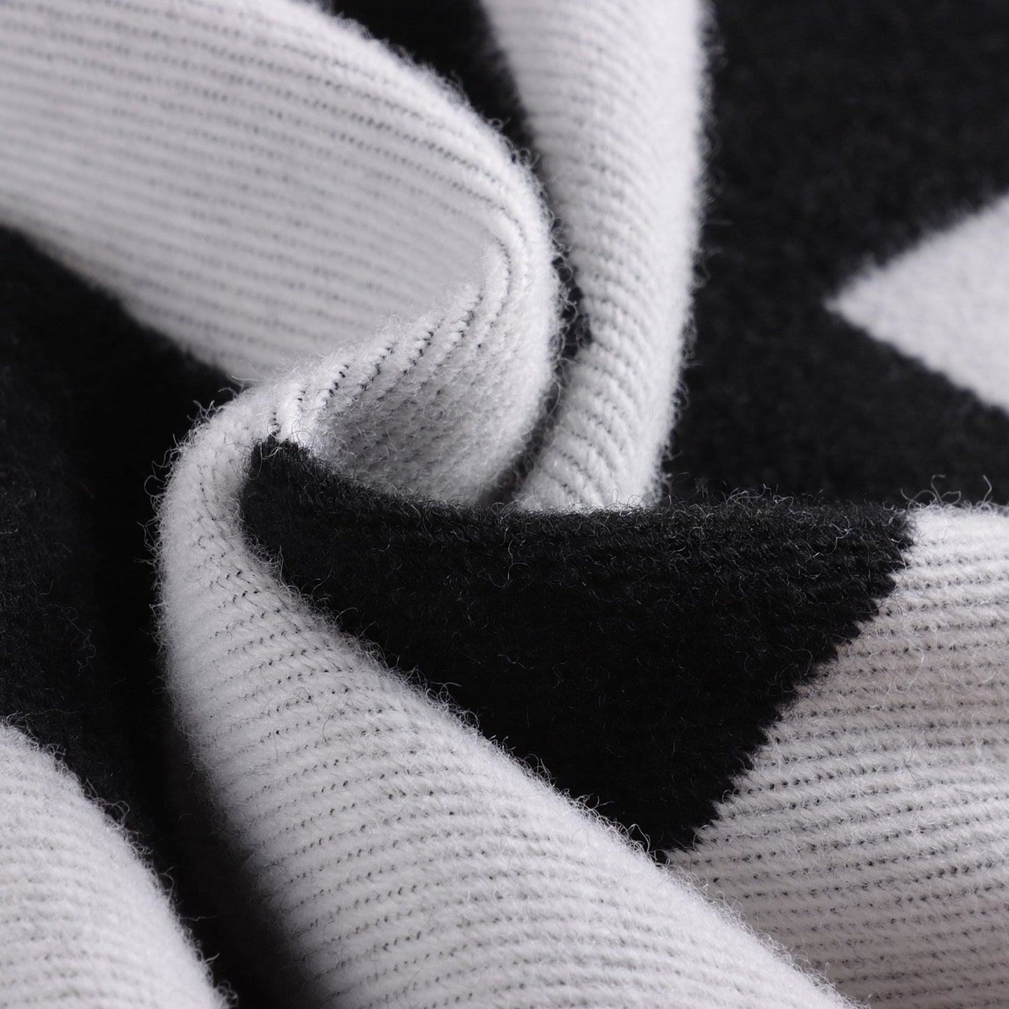 儿童黑色Logo羊毛围巾