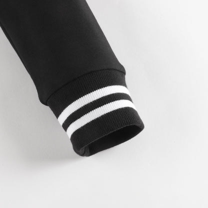 男婴黑色连帽拉链上衣