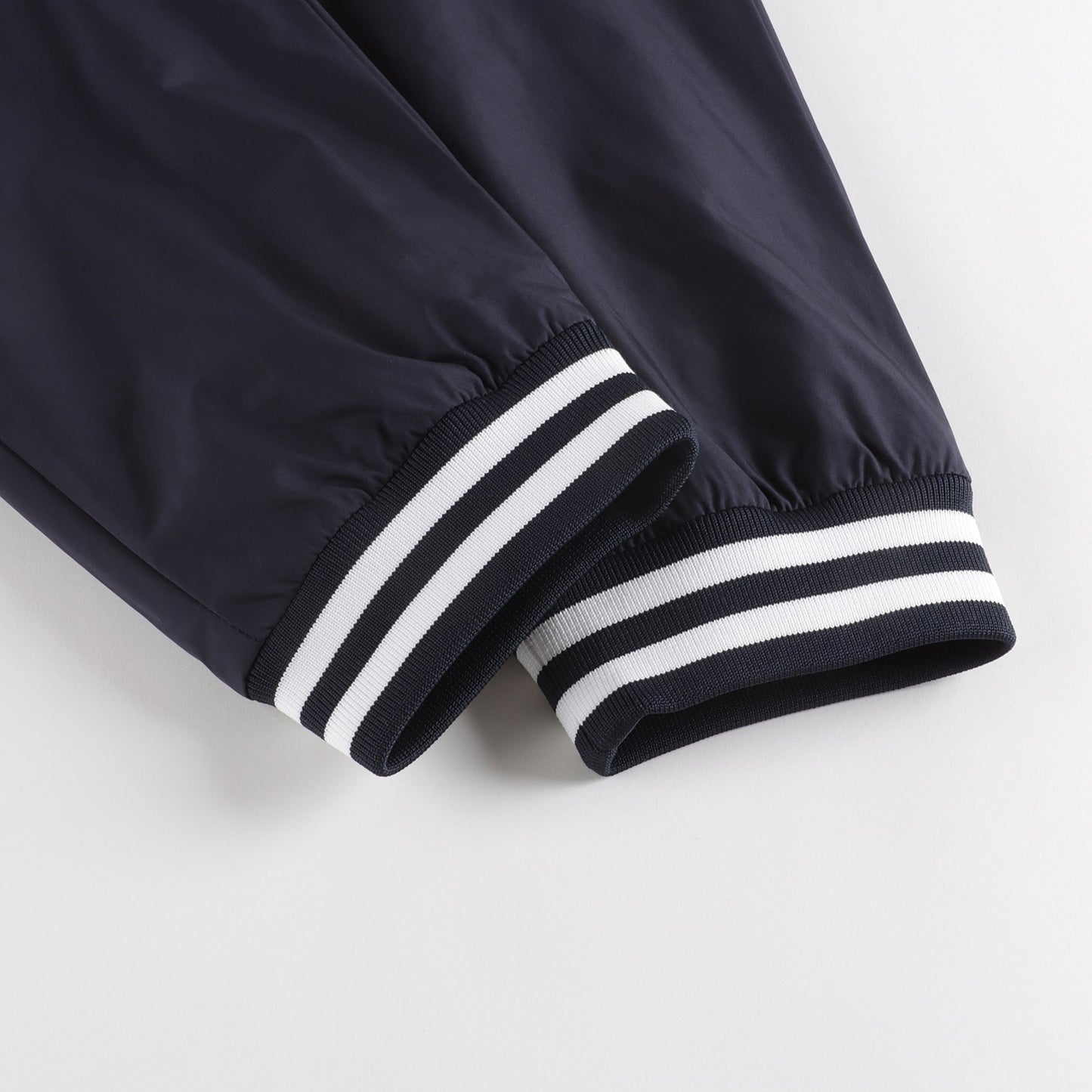 男童深蓝色长裤