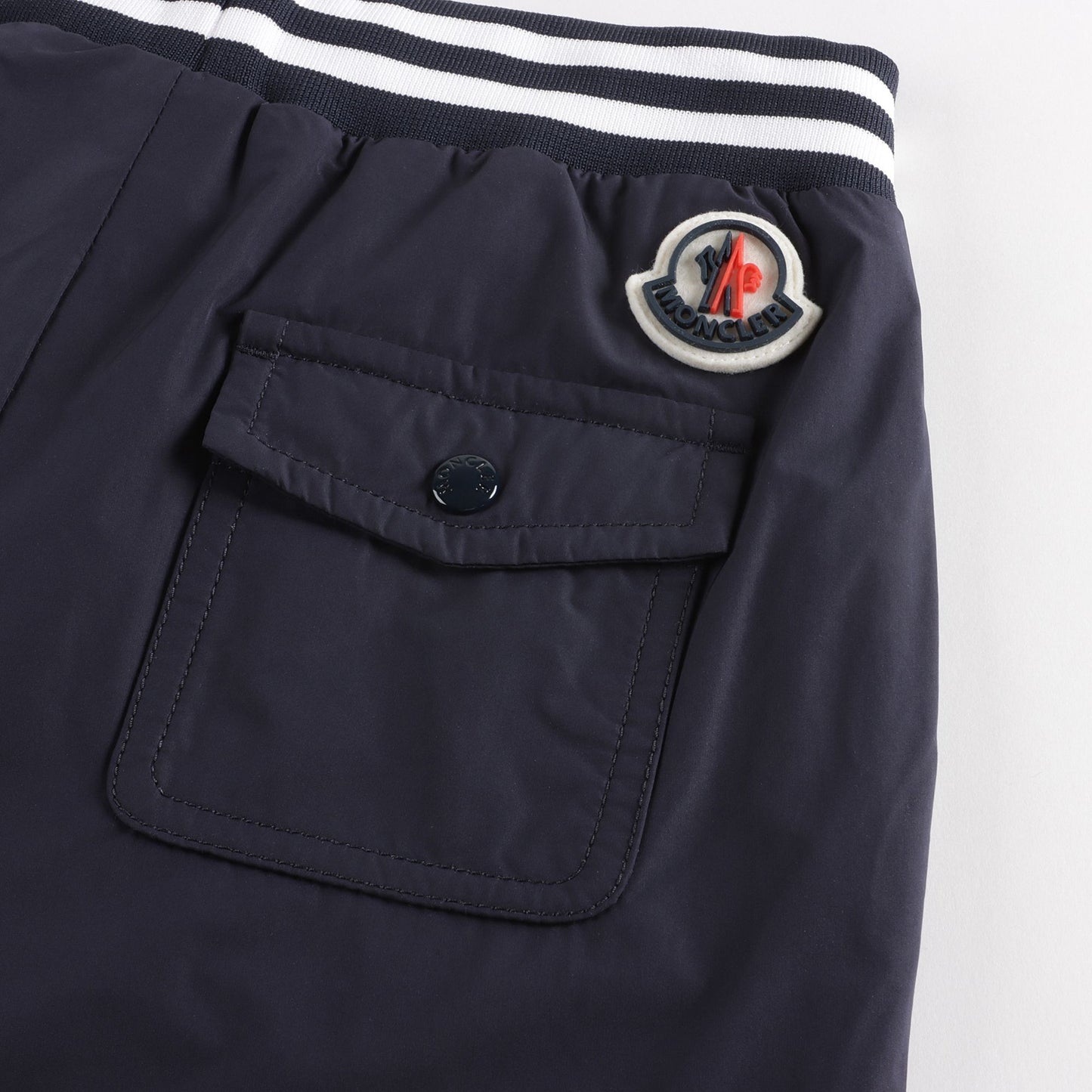 男童深蓝色长裤