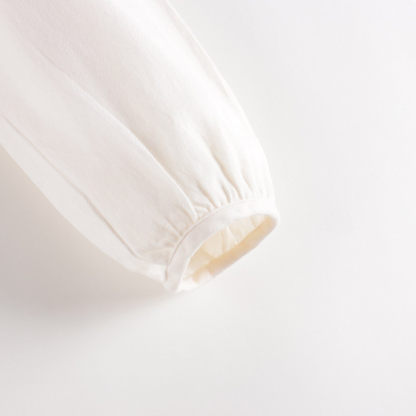 女婴浅粉色棉上衣