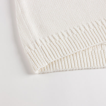 女童白色羊毛背心