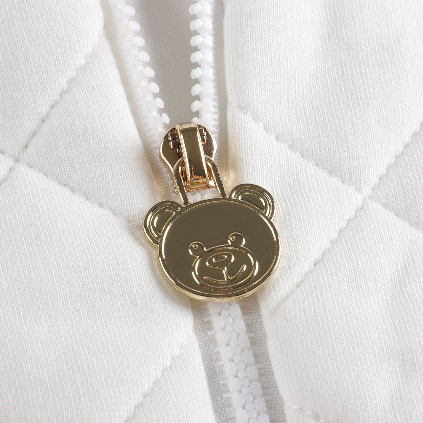 婴儿白色棉连体衣