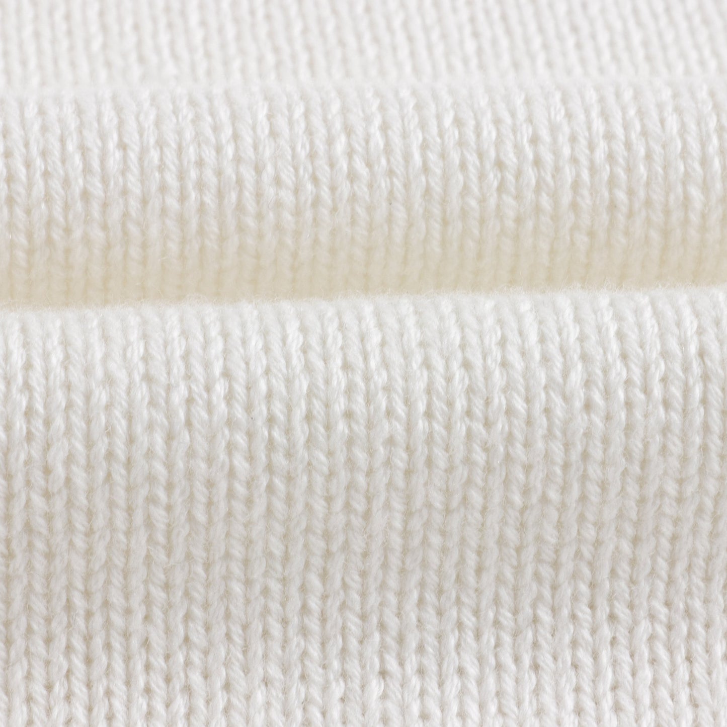 女童白色刺绣Logo斗篷