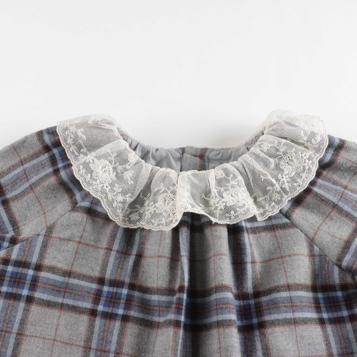 女婴浅灰色格子连衣裙