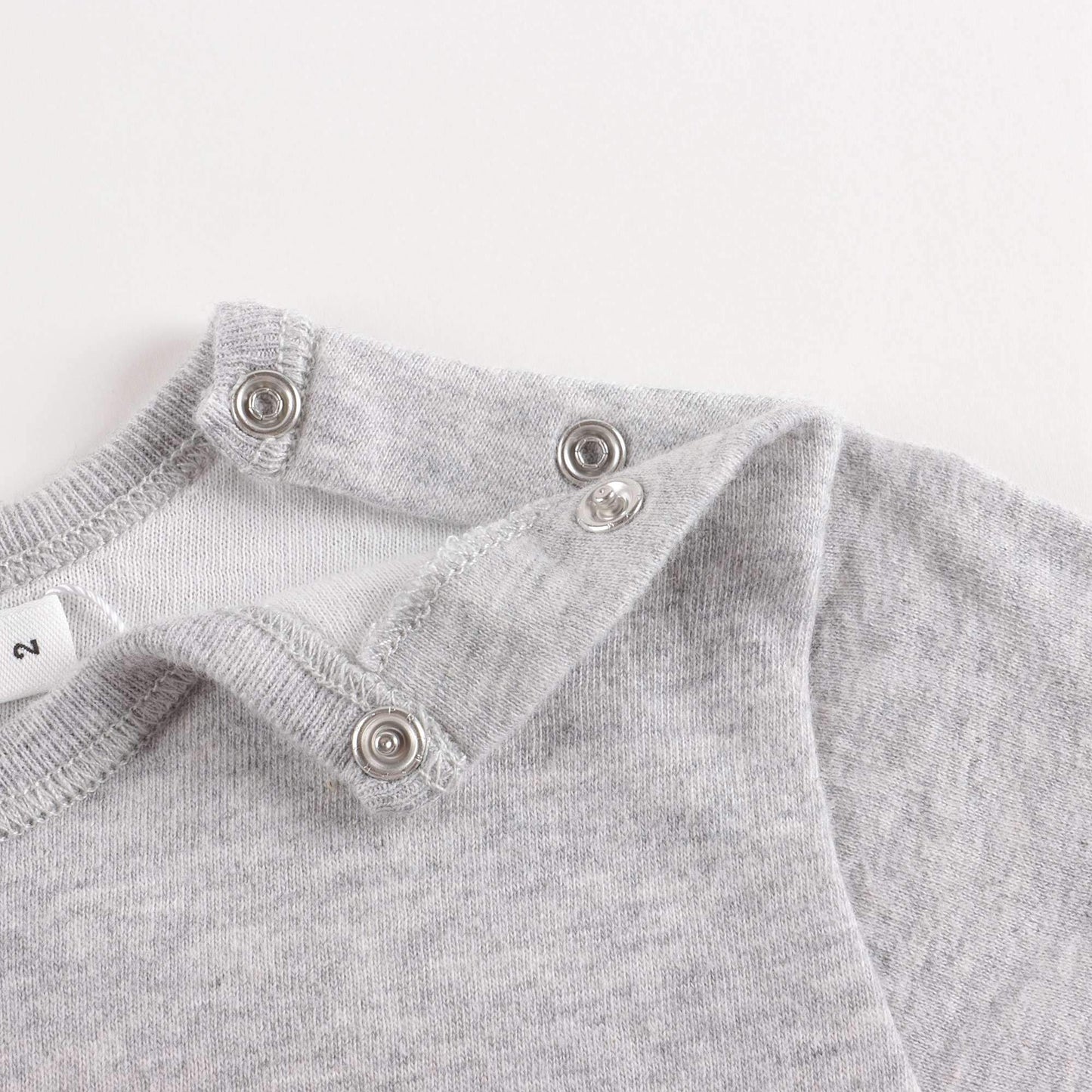 婴儿灰色棉套装