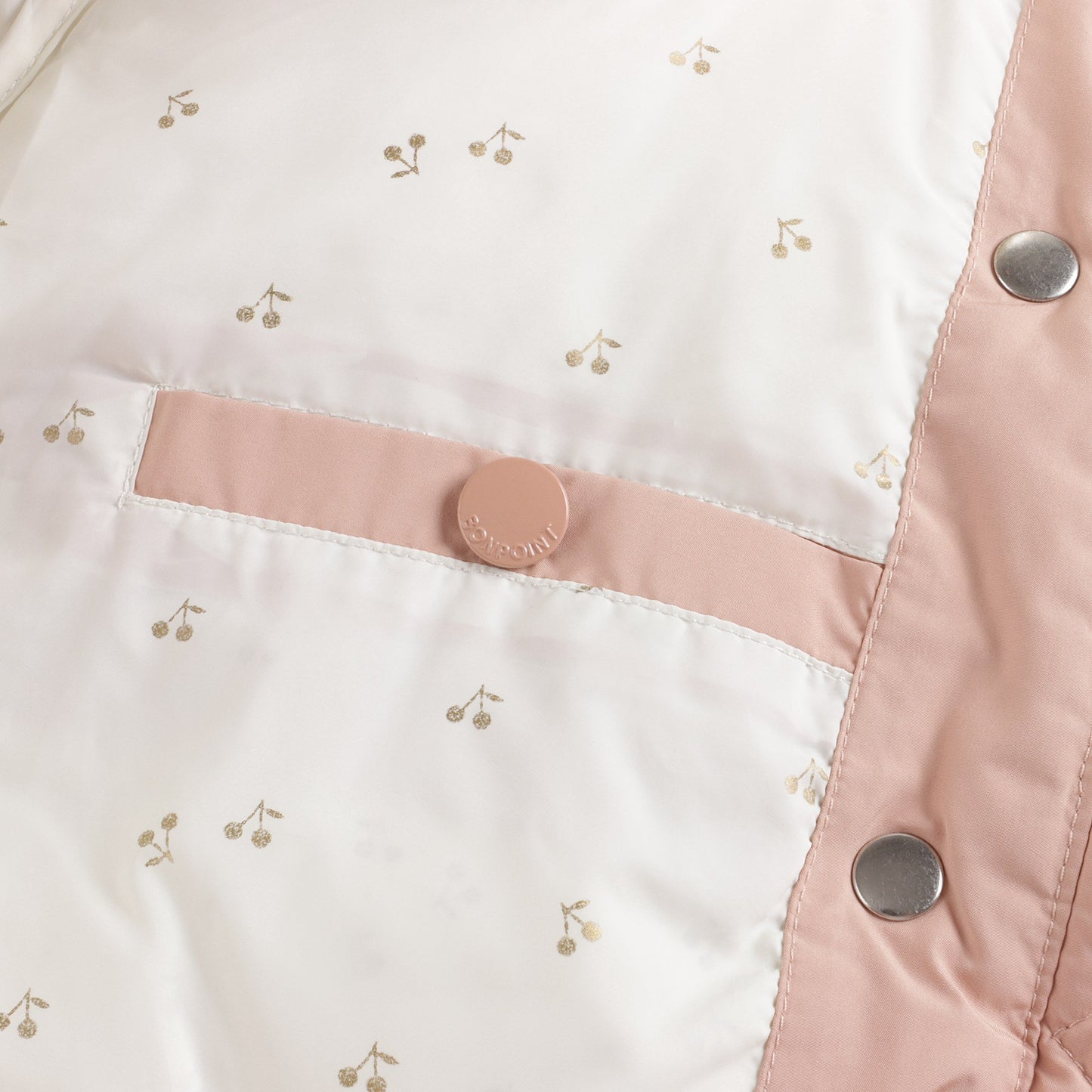 女童粉色羽绒服