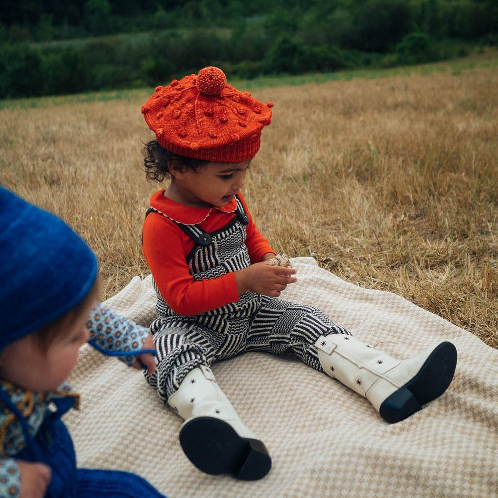 女童红色棉T恤