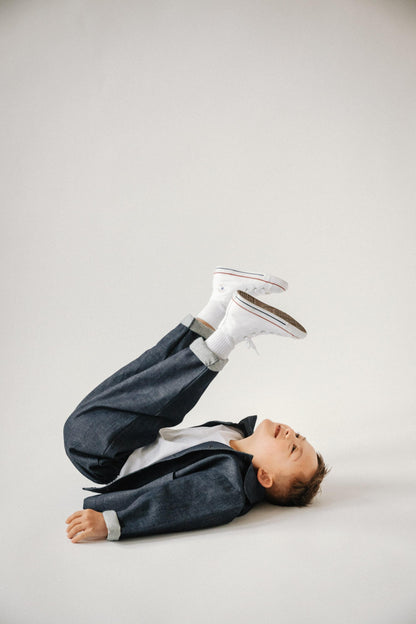 儿童深蓝色牛仔长裤