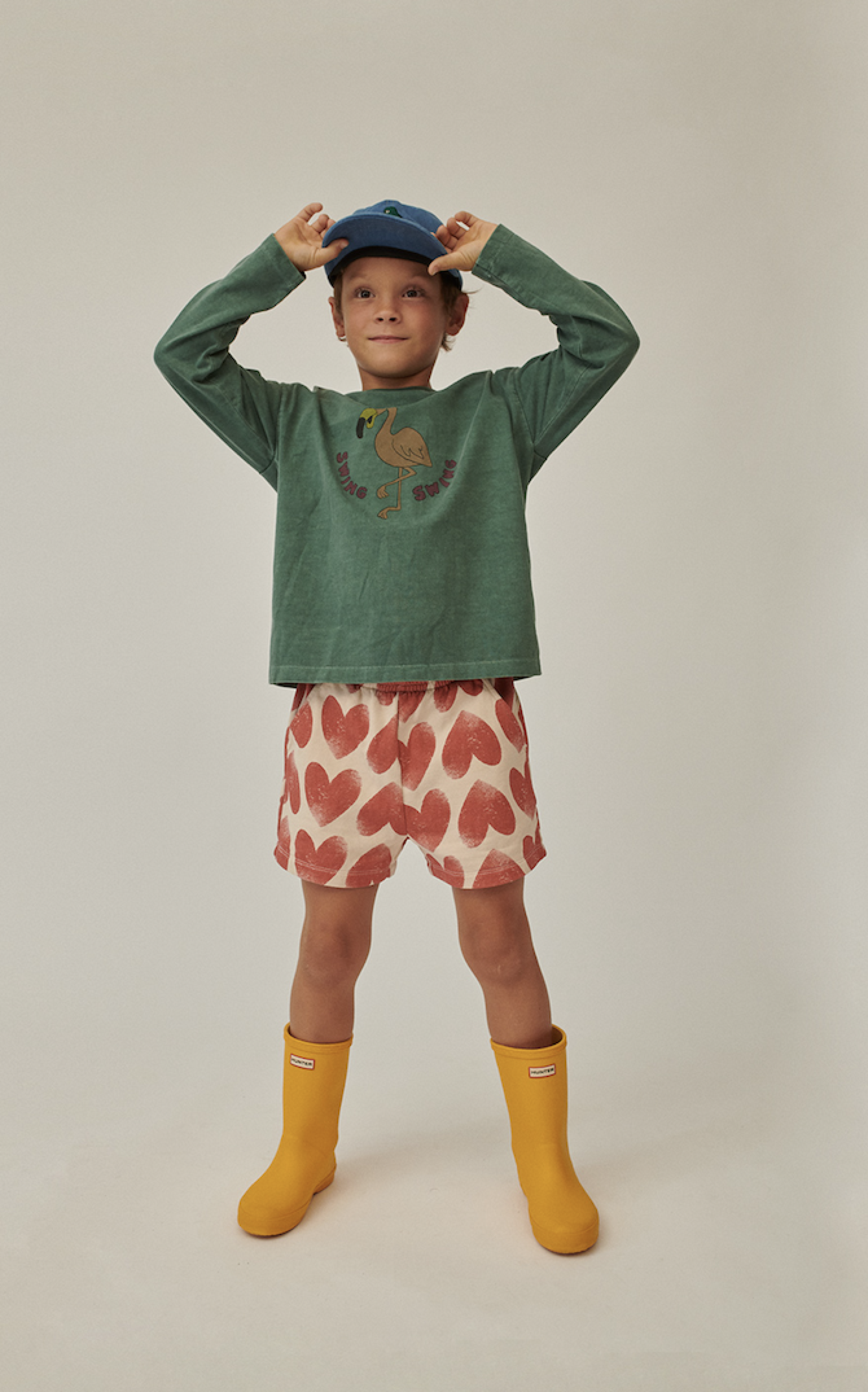 儿童红色心形运动短裤