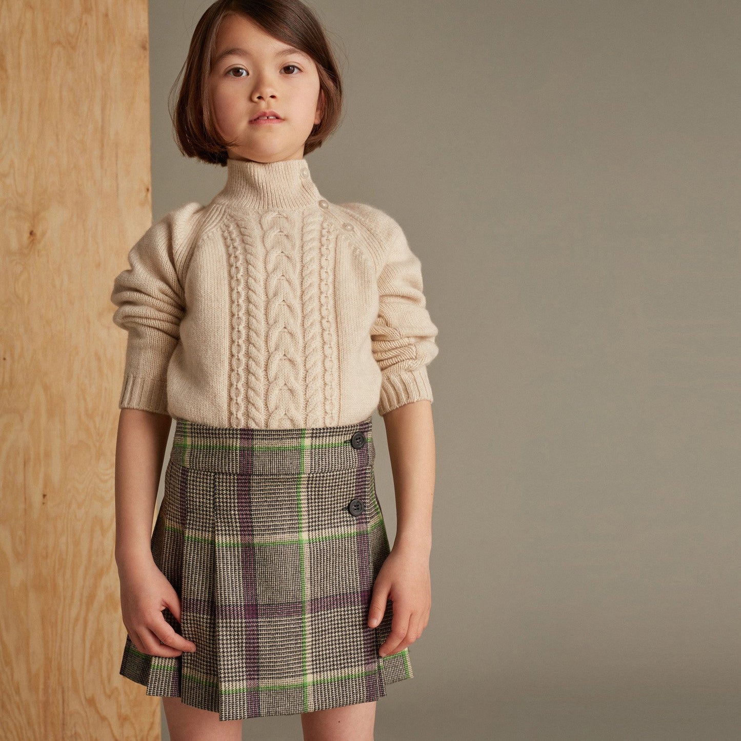 女童米色羊绒毛衣