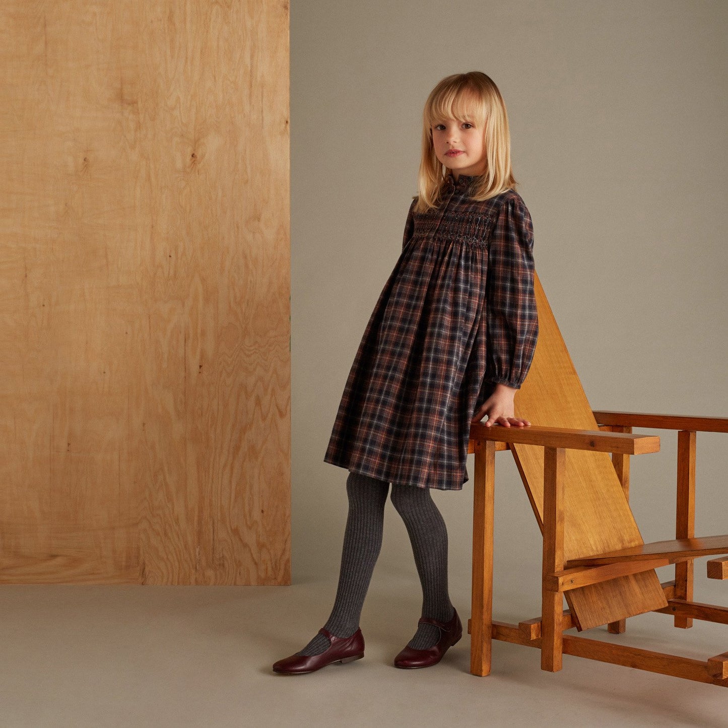 女童酒红色搭扣皮鞋