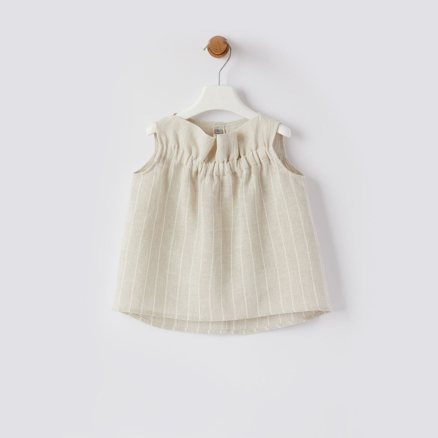 女童米色条纹上衣